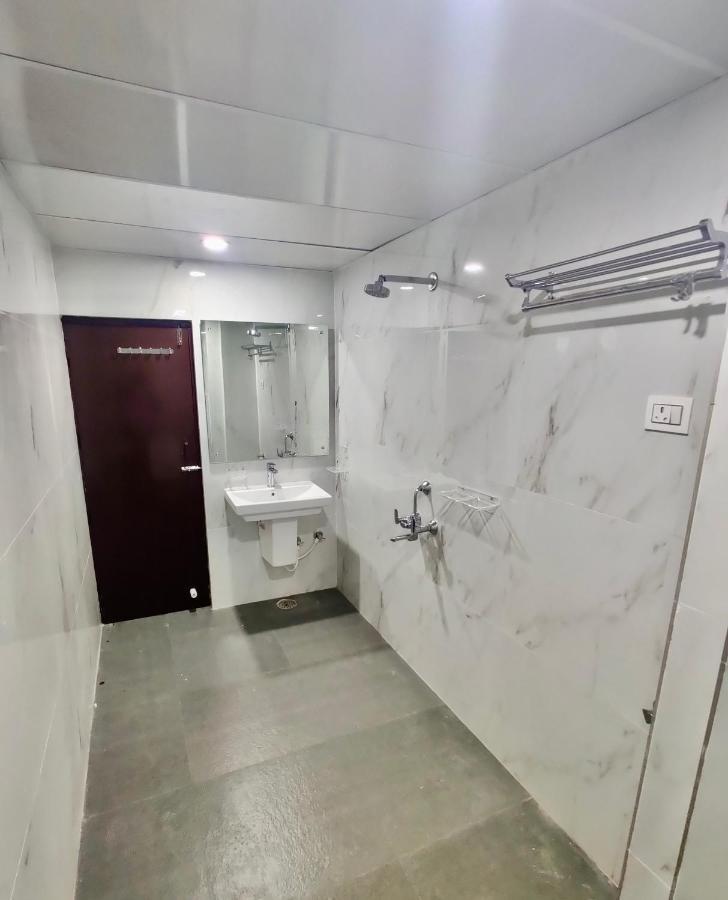 New Hotel Suhail حيدر أباد المظهر الخارجي الصورة